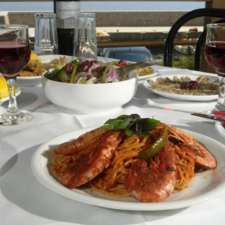 מלון דירות Pharos Ília