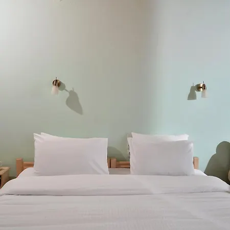 Apart-hotel Pharos 4*