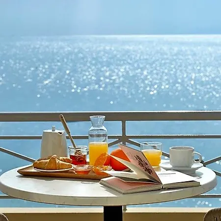 Pharos Aparthotel 4*