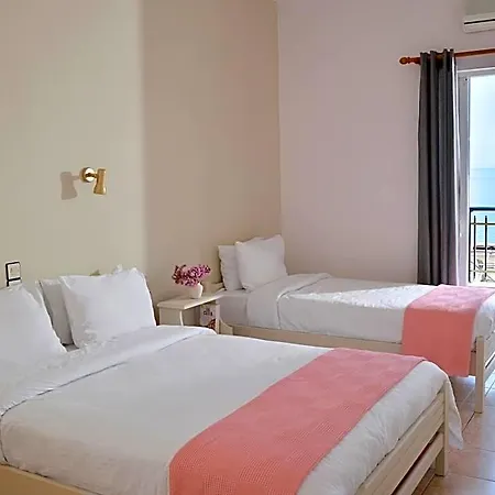 Aparthotel Pharos