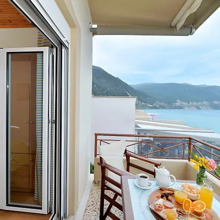 Aparthotel Pharos 4*