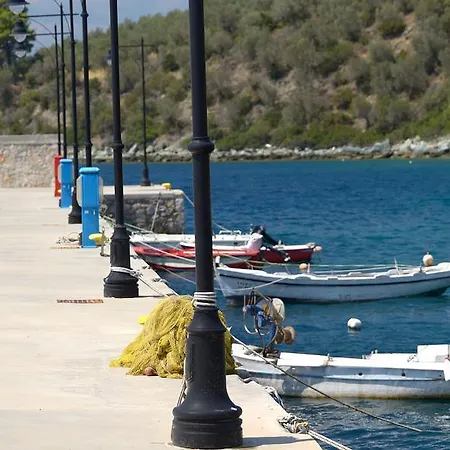 Ξενοδοχείο με διαμερίσματα Pharos