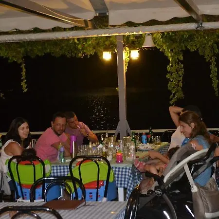 Aparthotel Pharos Ília