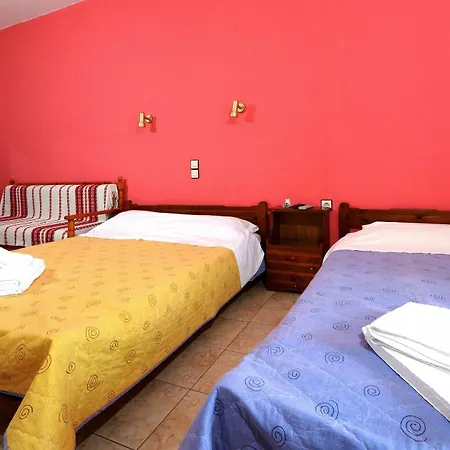 Pharos מלון דירות 3*