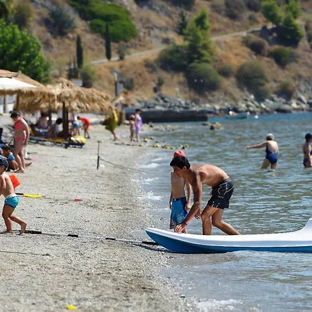 Pharos מלון דירות Ília