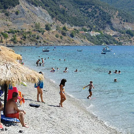 Ξενοδοχείο με διαμερίσματα Pharos 3*