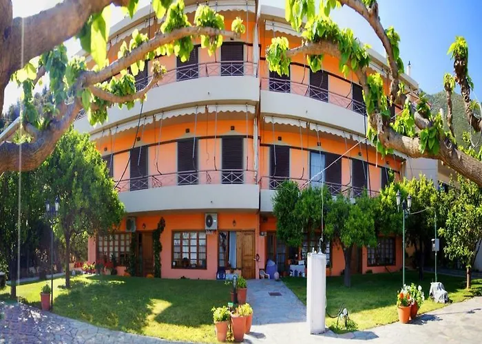 Ξενοδοχείο με διαμερίσματα Pharos